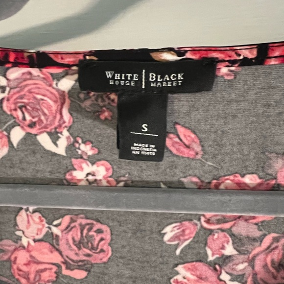 White House Black House Red Floral top, Size- Small - Picture 3 of 3